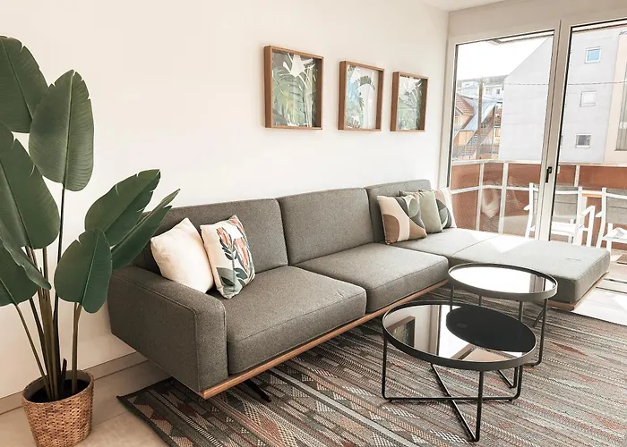 Апартаменти Zirbenglueck Mit Balkon In Грац