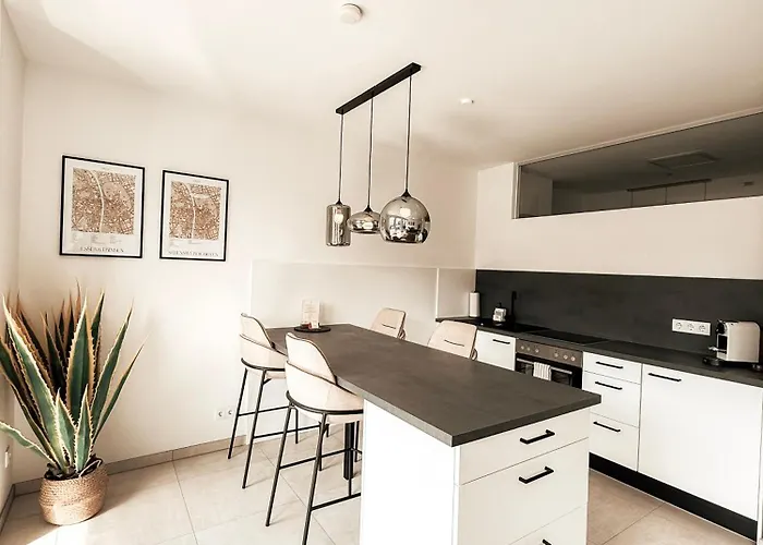 Zirbenglueck Mit Balkon In Апартаменти