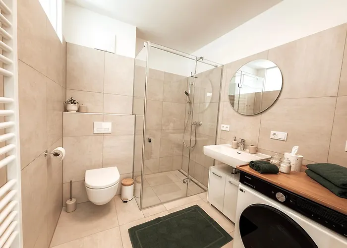 Апартаменти Zirbenglueck Mit Balkon In Грац