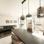 Zirbenglück Mit Balkon In Apartamento Graz