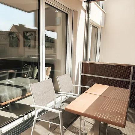 Zirbenglueck Mit Balkon In