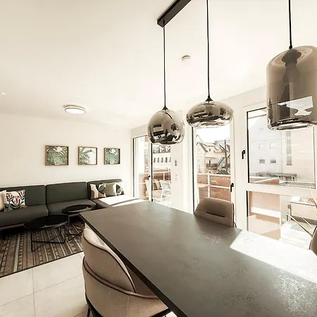 Zirbenglueck Mit Balkon In Appartamento Graz