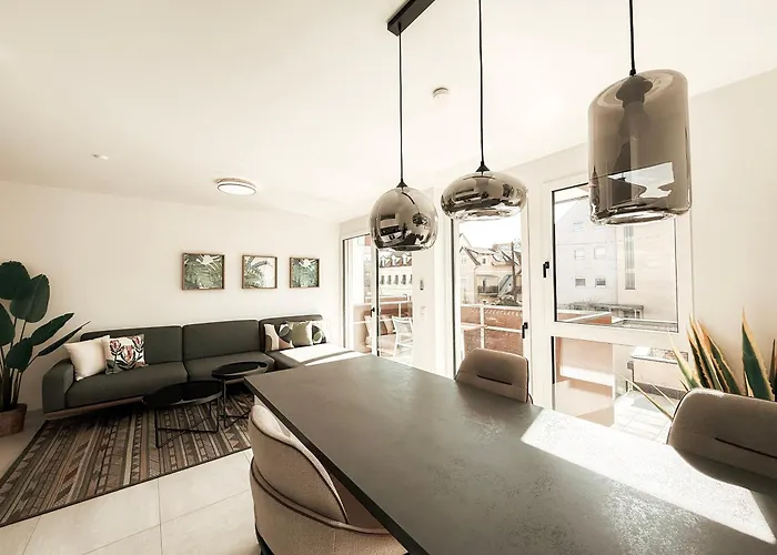 Zirbenglueck Mit Balkon In Lägenhet Graz